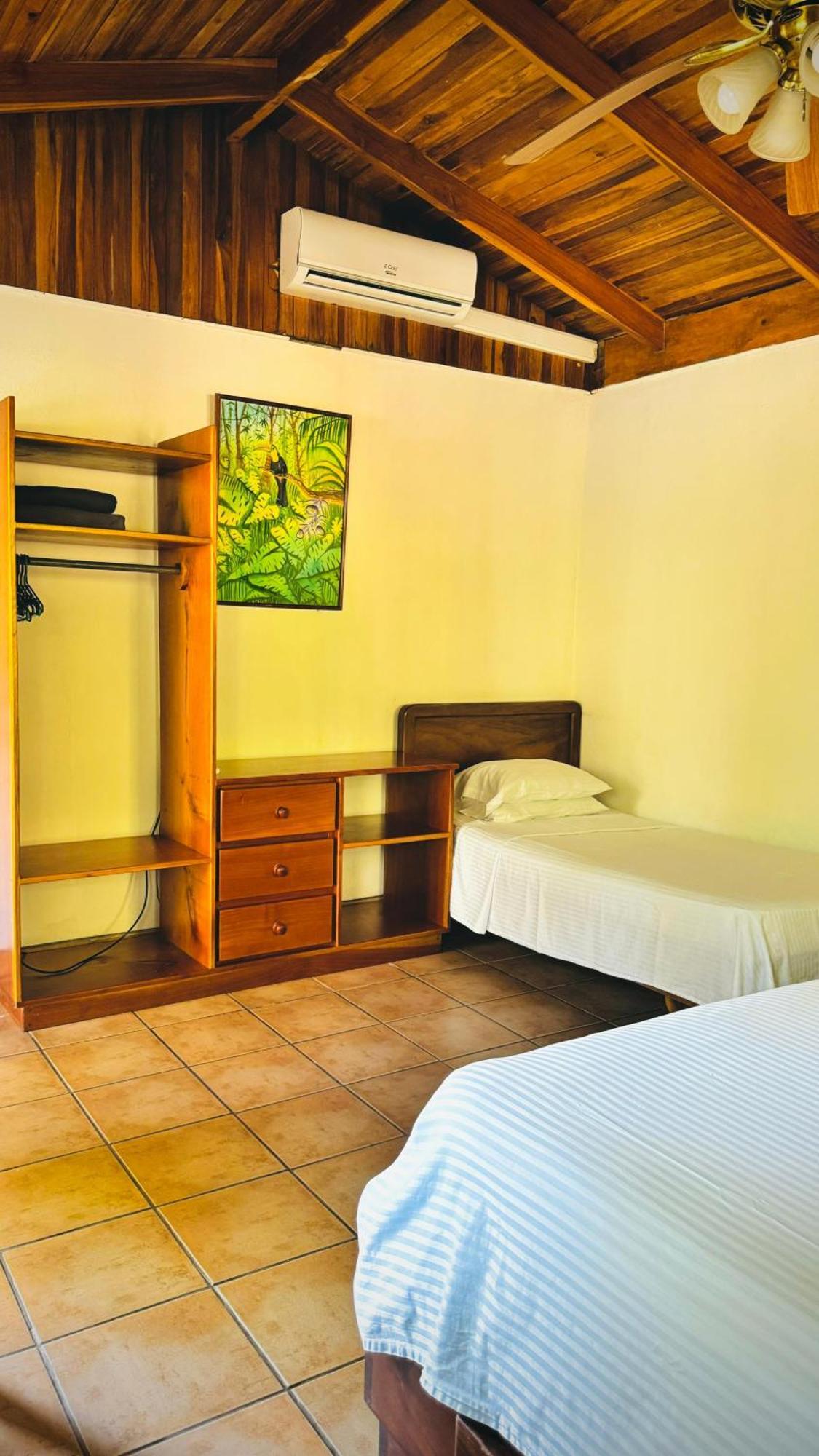 Hotel Mal Pais Surf Camp Playa Santa Teresa  Exterior foto