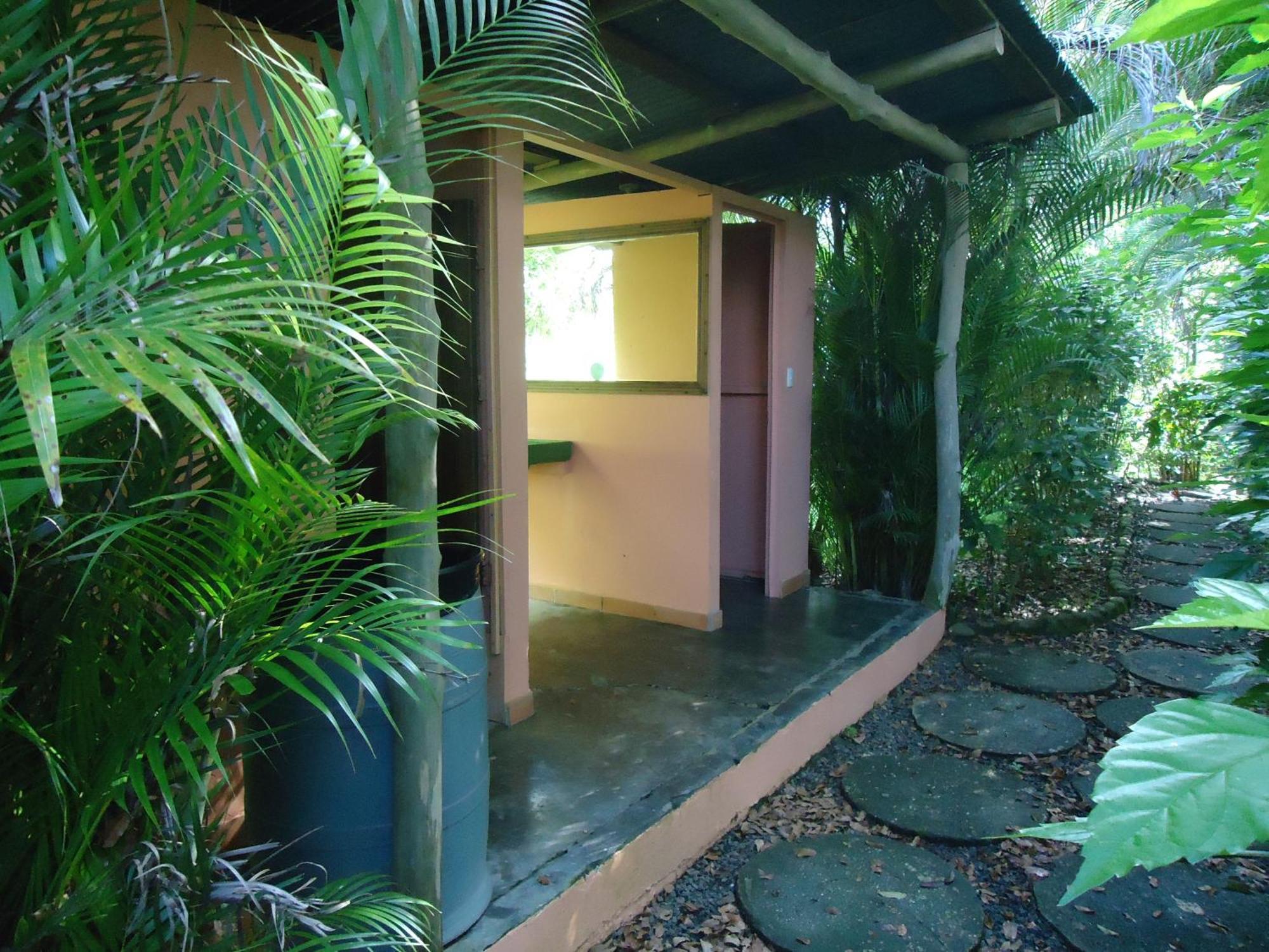 Hotel Mal Pais Surf Camp Playa Santa Teresa  Exterior foto